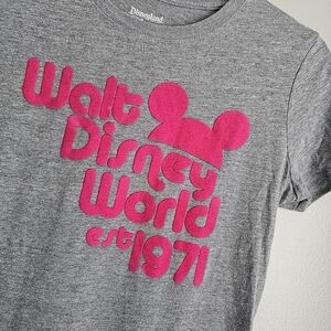 Disneyland Disney World Gray and Pink Short Sleeve Tee Size Medium Disney Parks